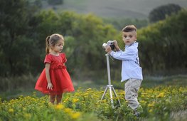 photographer-gc194ae4a7_1280